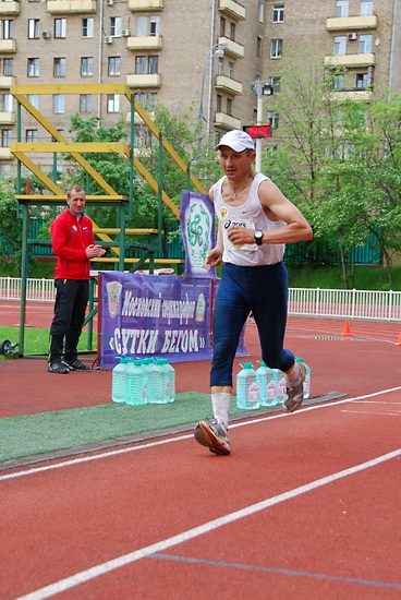 Владимир Бычков уходит на последний круг (9 минут до финиша)